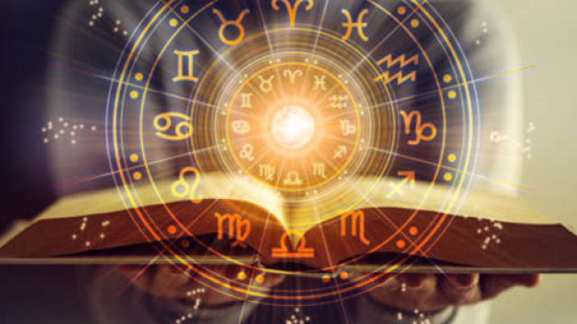 Un libro con i segni zodiacali (&copy; Pixabay).