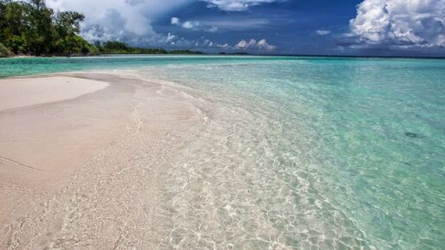 Spiaggia di sabbia bianca &copy; Pixabay