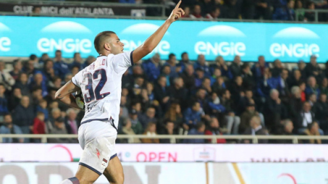 Marco Tumminello con la maglia del Crotone - &copy; Instagram / Marco Tumminello