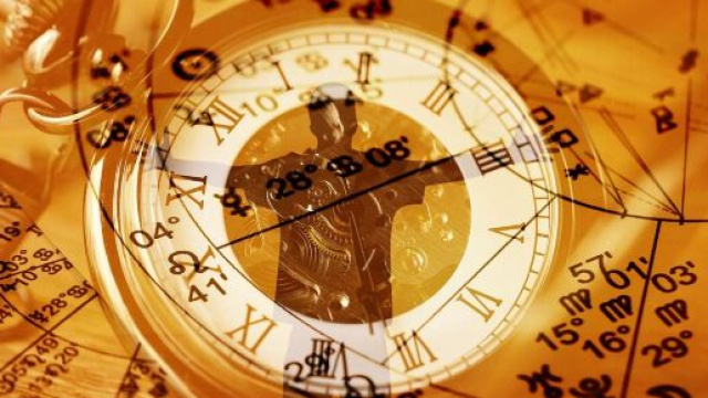 Orologio e simboli astrologici - Immagine di &copy; Pixabay