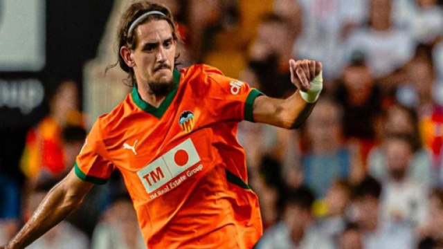 Yarek Gasiorowski, difensore del Valencia &copy; Instagram