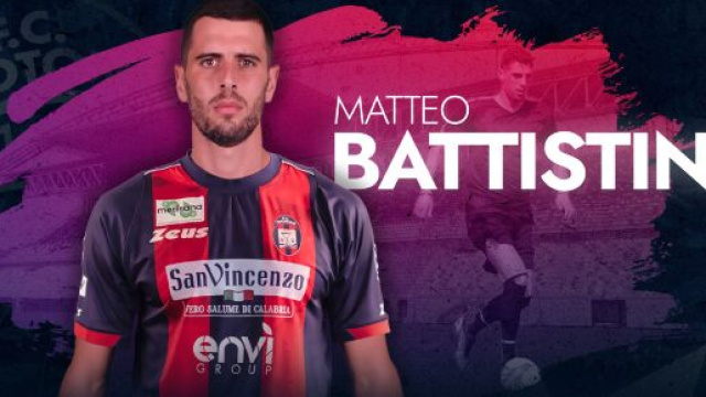 Matteo Battistini con la maglia del Crotone - &copy; FcCrotone.It