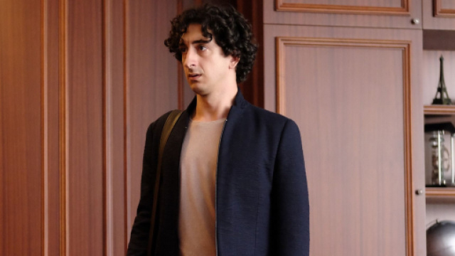 Engin in una scena di Segreti di famiglia &copy; Mediaset