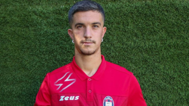 Aristidi Kolaj con la maglia del Crotone - &copy; Facebook / FcCrotone