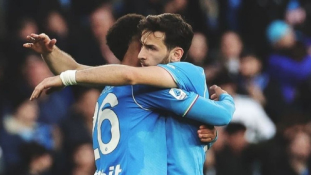 Kvaratskhelia e Ngonge (Foto &copy; Instagram Serie A).