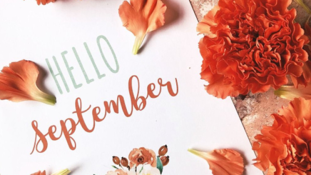 Scritta 'Hello september', immagine di &copy; Pixabay