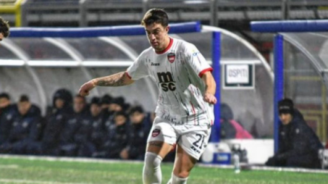 Aristidi Kolaj con la maglia del Sorrento - &copy; Instagram / Aristidi Kolaj