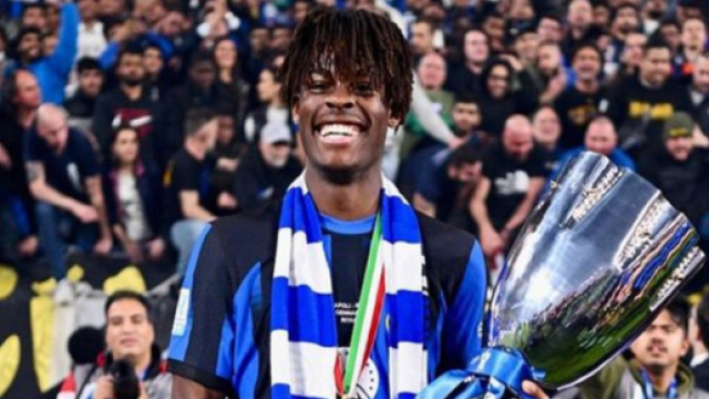 Bisseck e la Supercoppa vinta con l'Inter - &copy; Instagram