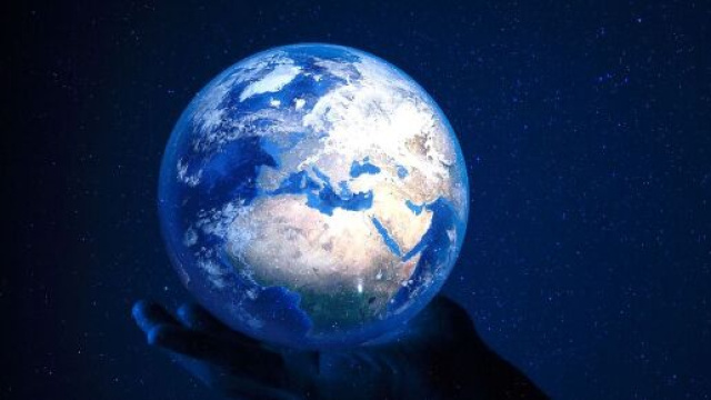 La Terra nello spazio &copy; Pixabay