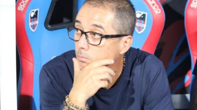 Il tecnico del Crotone, Emilio Longo - &copy; Facebook / FcCrotone