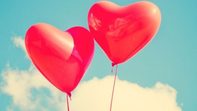 Palloncini a forma di cuore &copy; Pixabay.