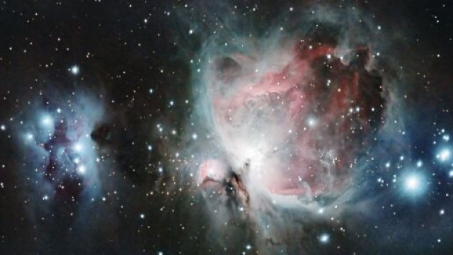 Una nebulosa dell'universo - &copy; Unsplash.