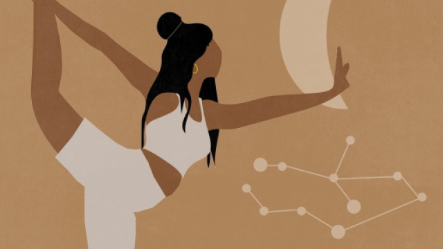 Donna che fa yoga con la luna &copy; Pixabay