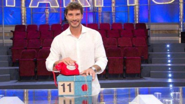Stefano De Martino, nuovo conduttore di Affari tuoi &copy; Rai