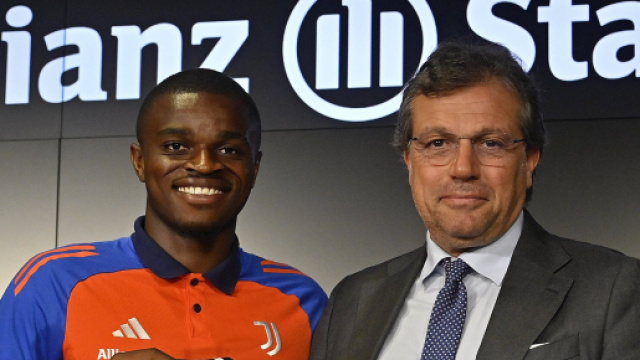 Pierre Kalulu e Cristiano Giuntoli &copy;️ X Juventus