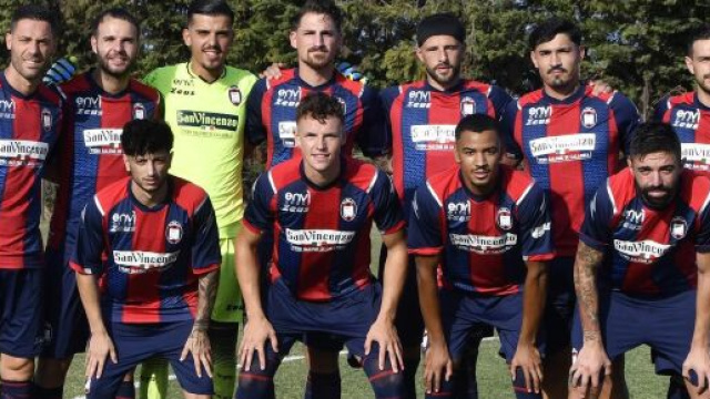 La formazione del Crotone della stagione 2024-2025 - &copy; Facebook / FcCrotone