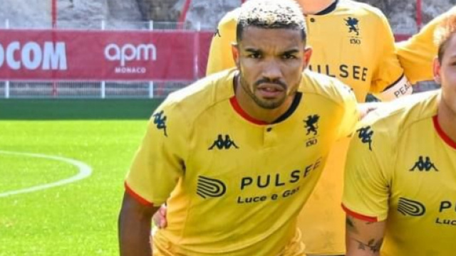 Retegui posa accanto a Messias ( profilo fb Genoa &copy;)