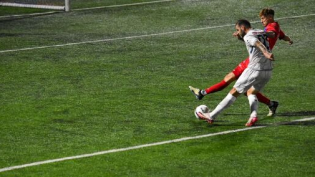 L'attaccante Marco Tumminello in azione contro il Picerno - &copy; Facebook / FcCrotone