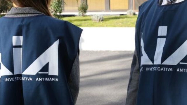 Gli agenti della DIA - &copy; direzioneinvestigativaantimafia.interno.gov.it