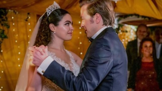 Shirin e Gerry in una scena di Tempesta d'amore &copy; Rete 4.