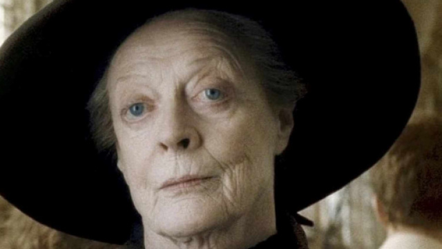 Maggie Smith in una scena &copy; Harry Potter e i Doni della Morte.