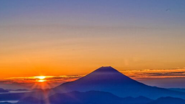 Un monte durante un tramonto (&copy;pixabay.com)