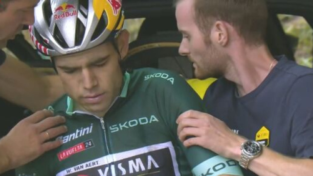 il ritiro di Wout van Aert - Screenshot &copy; Eurosport