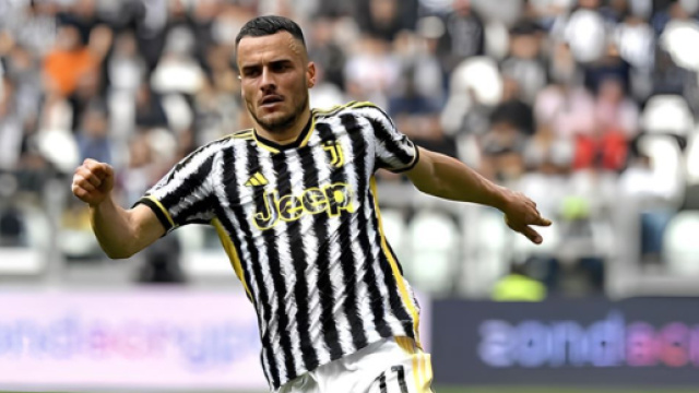 Filip Kostic con la maglia della juventus &copy; profilo Instagram filipkostic