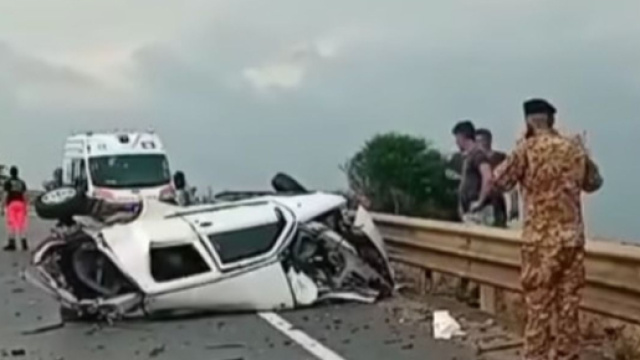 Incidente mortale sulla Strada Statale 106, tre auto coinvolte &copy; Facebook