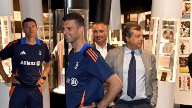 Thiago Motta e Cristiano Giuntoli, allenatore e direttore sportivo della Juventus. Foto &copy; Juventus. Massimiliano Allegri. Foto &copy; Juventus.