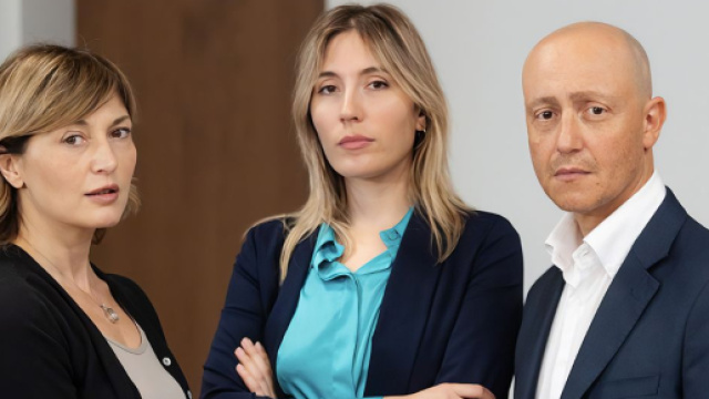 Un posto al sole, Lara Martinelli (Chiara Conti), Ida Kolavenko (Marta Anna Borucinska) e Diego (Francesco Vitiello) &copy; Un Posto al Sole Rai