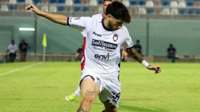 Marco Spina, calciatore del Crotone - &copy; Fccrotone