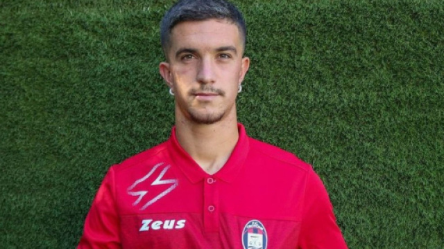 L'attaccante Aristidi Kolaj del Crotone &copy; Facebook