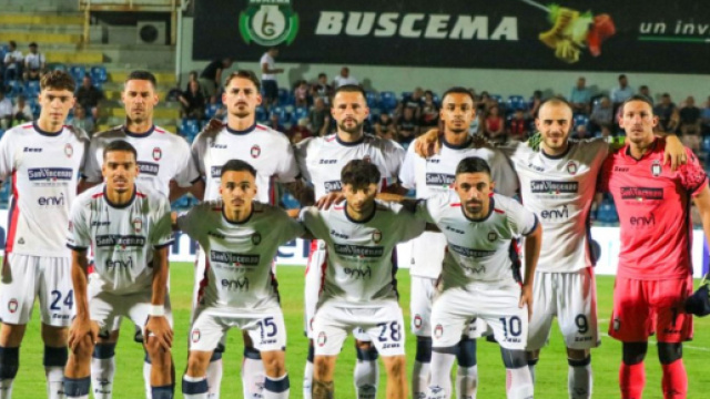 La formazione del Crotone della stagione 2024-2025 &copy; FcCrotone