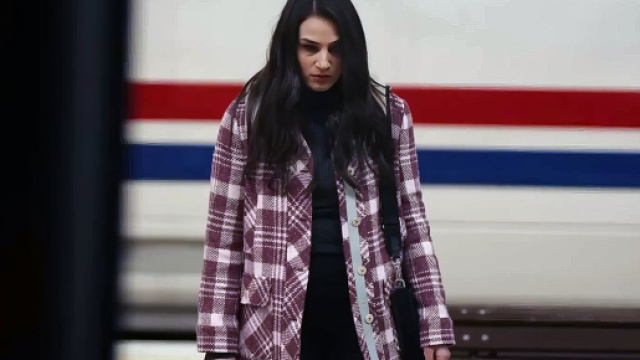 Yeşim Denizeren (Asena Girişken) &copy; Aldatmak (Tradimento)