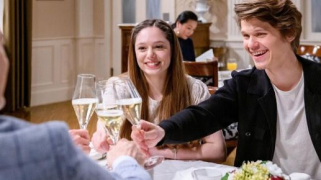 Otto si commuove perch&eacute; viene accolto dai Saalfeld come una famiglia &copy; ARD/WDR / Christof Arnold