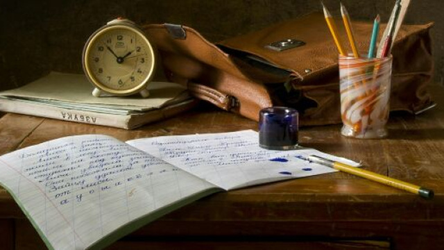 Strumenti per la scrittura a mano - &copy; Pexels.com