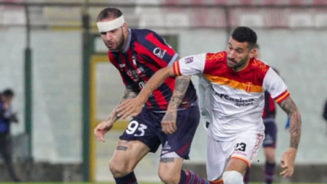 Marco Tumminello in azione contro il Messina - &copy; Facebook / Fccrotone