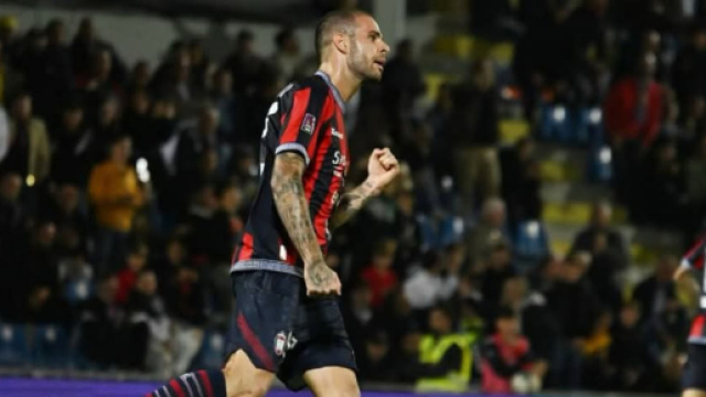L'attaccante del Crotone, Marco Tumminello - &copy; Facebook / FC Crotone
