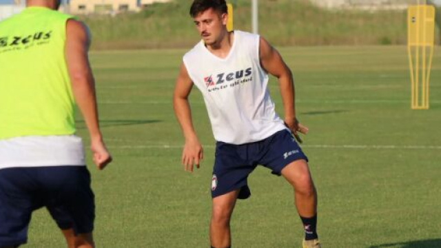 Lucas Felippe in allenamento con il Crotone &copy; Facebook