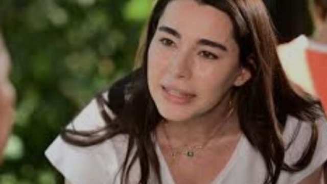 Oylum in una scena di Tradimento &copy; Mediaset.