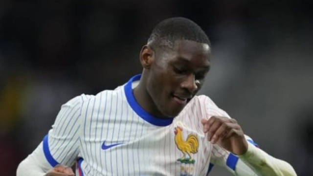 Randal Kolo Muani con la divisa della nazionale francese &copy; Instagram