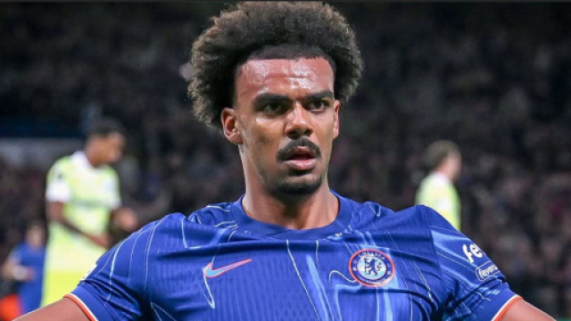 Renato Veiga con la maglia del Chelsea &copy; Instagram