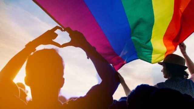 Una manifestazione per i diritti della comunit&agrave; LGBTQ+ &copy; Shutterstock