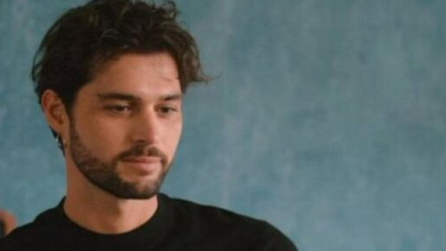 In foto Jonathan in Mina Settembre (screenshot Rai).