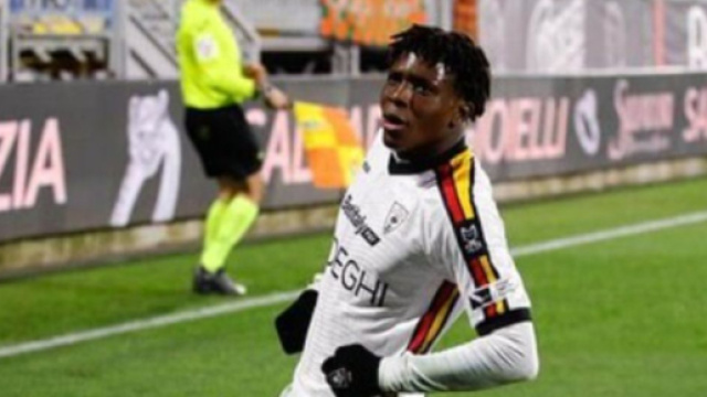 Dorgu in campo con la maglia del Lecce &copy; Instagram