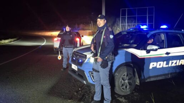 Posto di blocco della Polizia di Stato a Casabona - &copy; Polizia di Stato