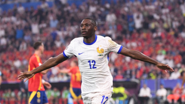 Kolo Muani con la divisa della nazionale francese &copy; Instagram