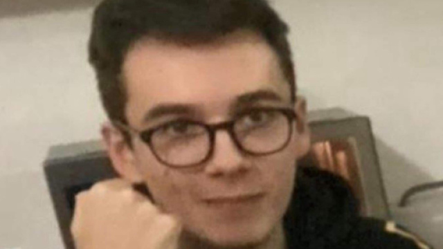 Andrea Prospero nell'immagine diffusa dalla famiglia per le ricerche