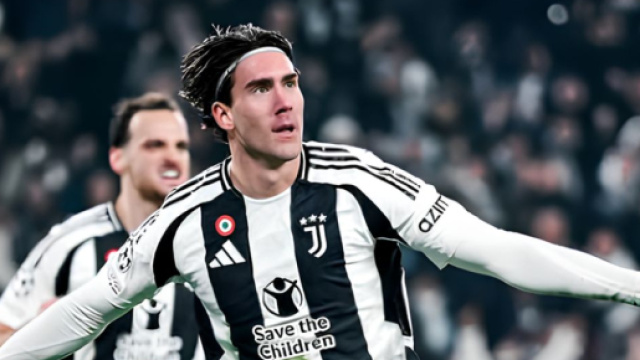 Dusan Vlahovic con la maglia della Juventus &copy; Instagram